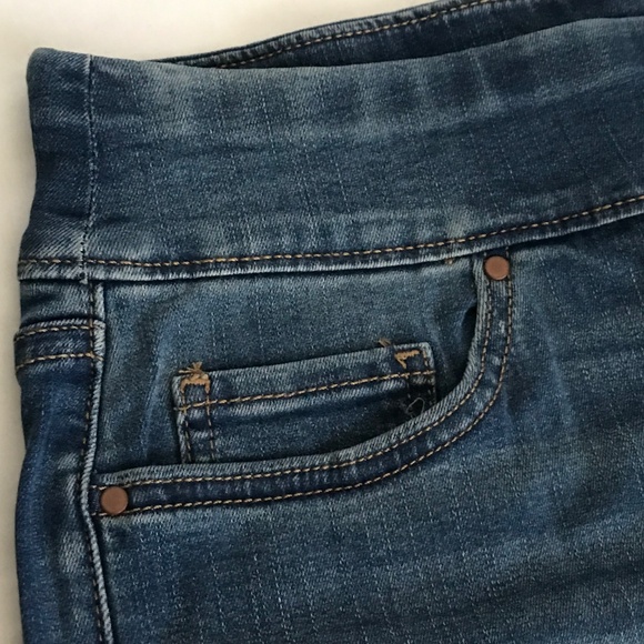 CROFT & BARROW Mid Rise Bermuda Shorts Medium Wash Jean Shorts Women’s Size 4 - Picture 6 of 16